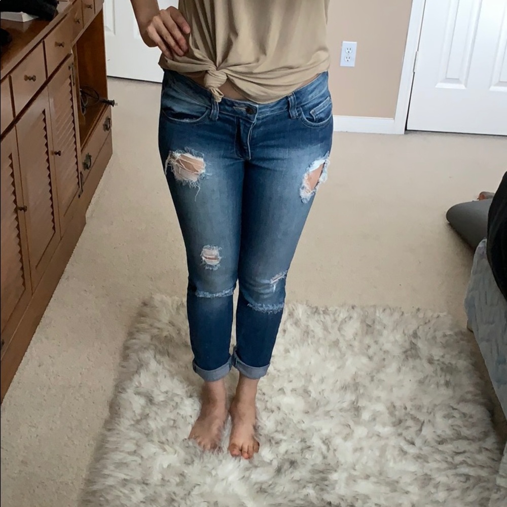 Distressed denim - Picture 2 of 8